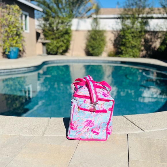 Lilly Pulitzer cooler - Picture 3 of 6
